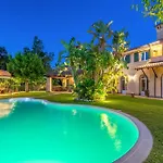 Villa By Mmega *