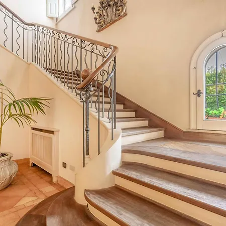 别墅 By Mmega Polistena