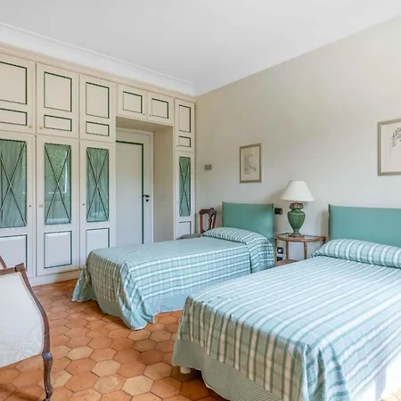 别墅 By Mmega Polistena